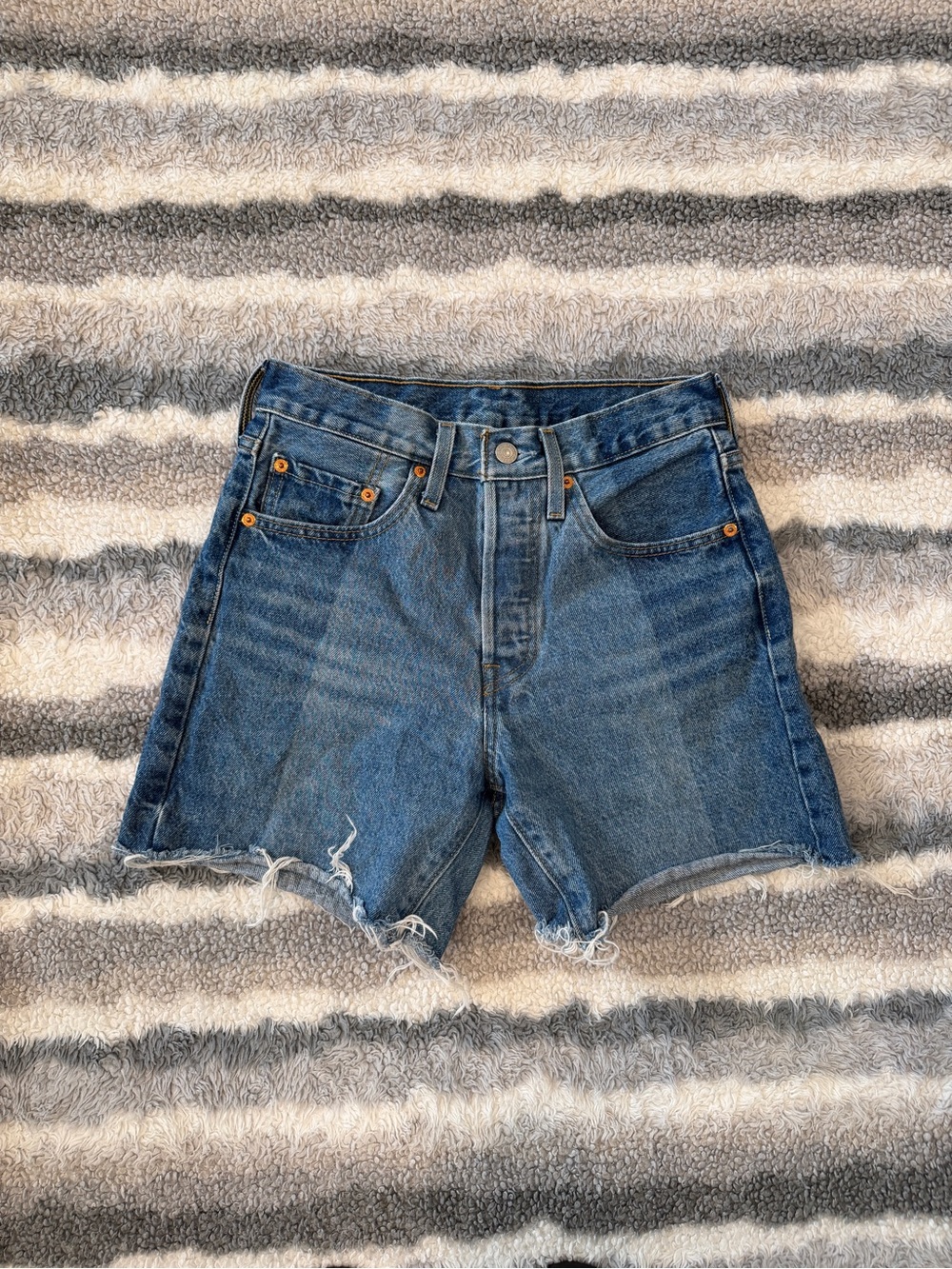 Levi’s 501 High Rise Distressed Denim Shorts - Size W26